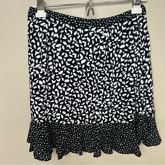 Banana Republic Ruffle Wrap Mini Skirt Ditzy Floral Size 4 Tie Boho NWT Black - Picture 7 of 12
